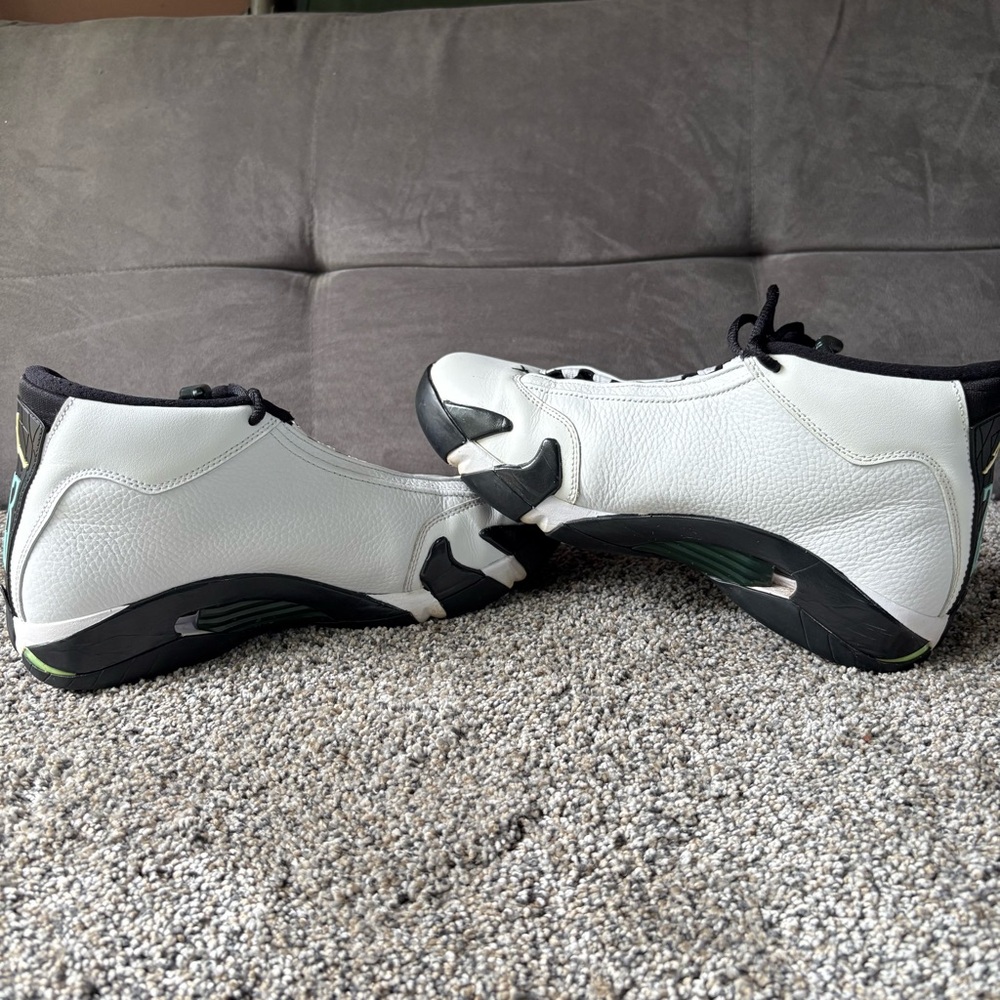 Jordan size 10 black and white - Picture 7 of 10